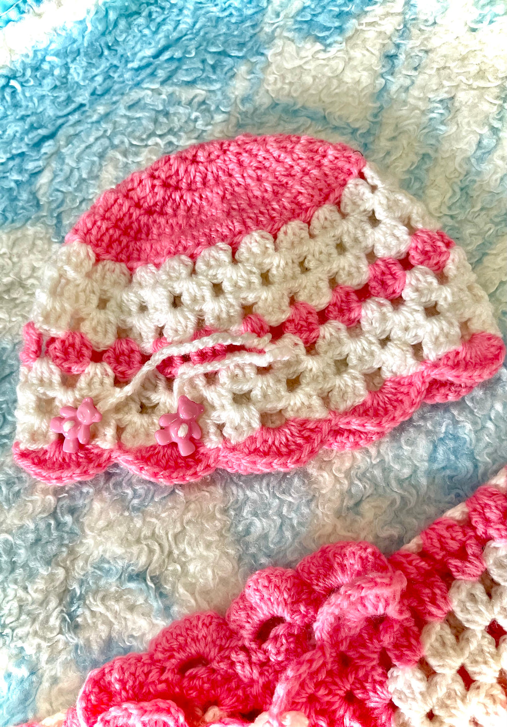 Baby  Handmade Knitted Set. Jacket Booties And Cap.